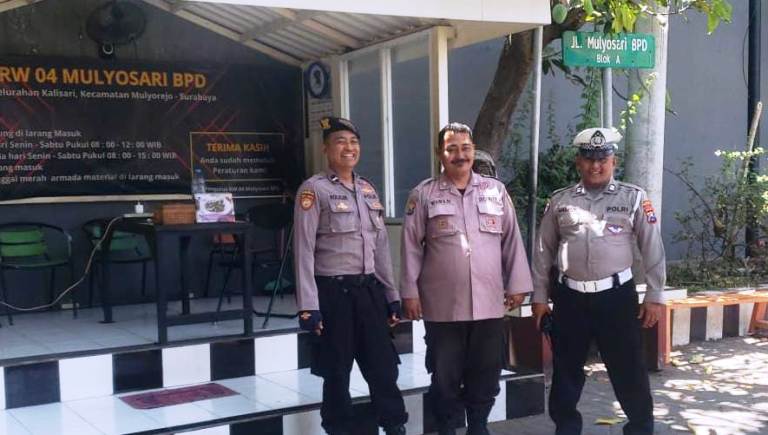 Polsek Mulyorejo Intensifkan KRYD dan Perkuat Sinergi dengan Satpam Perumahan di Surabaya