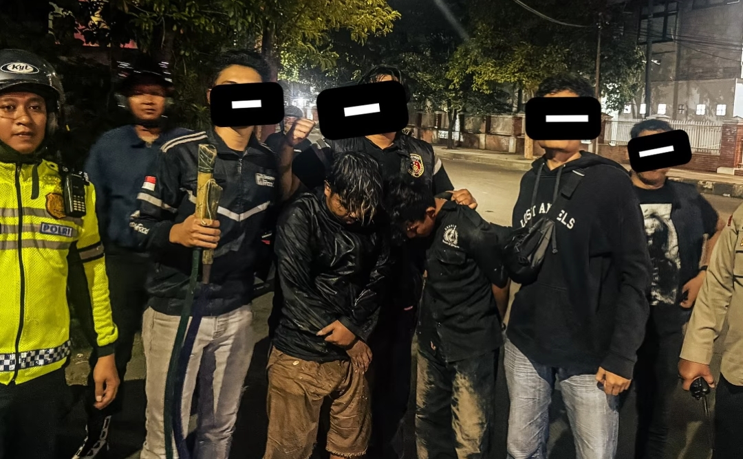 Dini Hari di Gubeng Surabaya Mencekam, Dua Remaja Gangster Bersajam Diamankan Polisi