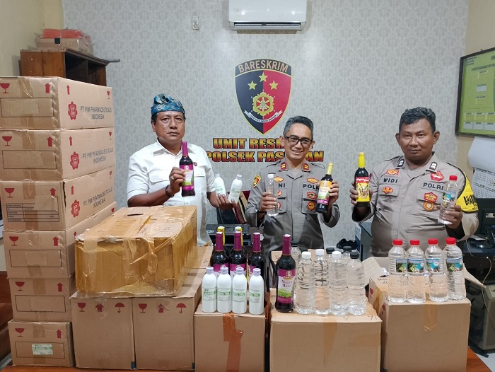 Pasca-Carok di Lumajang, Polsek Pasirian Sita Ratusan Botol Miras dalam Razia Intensif