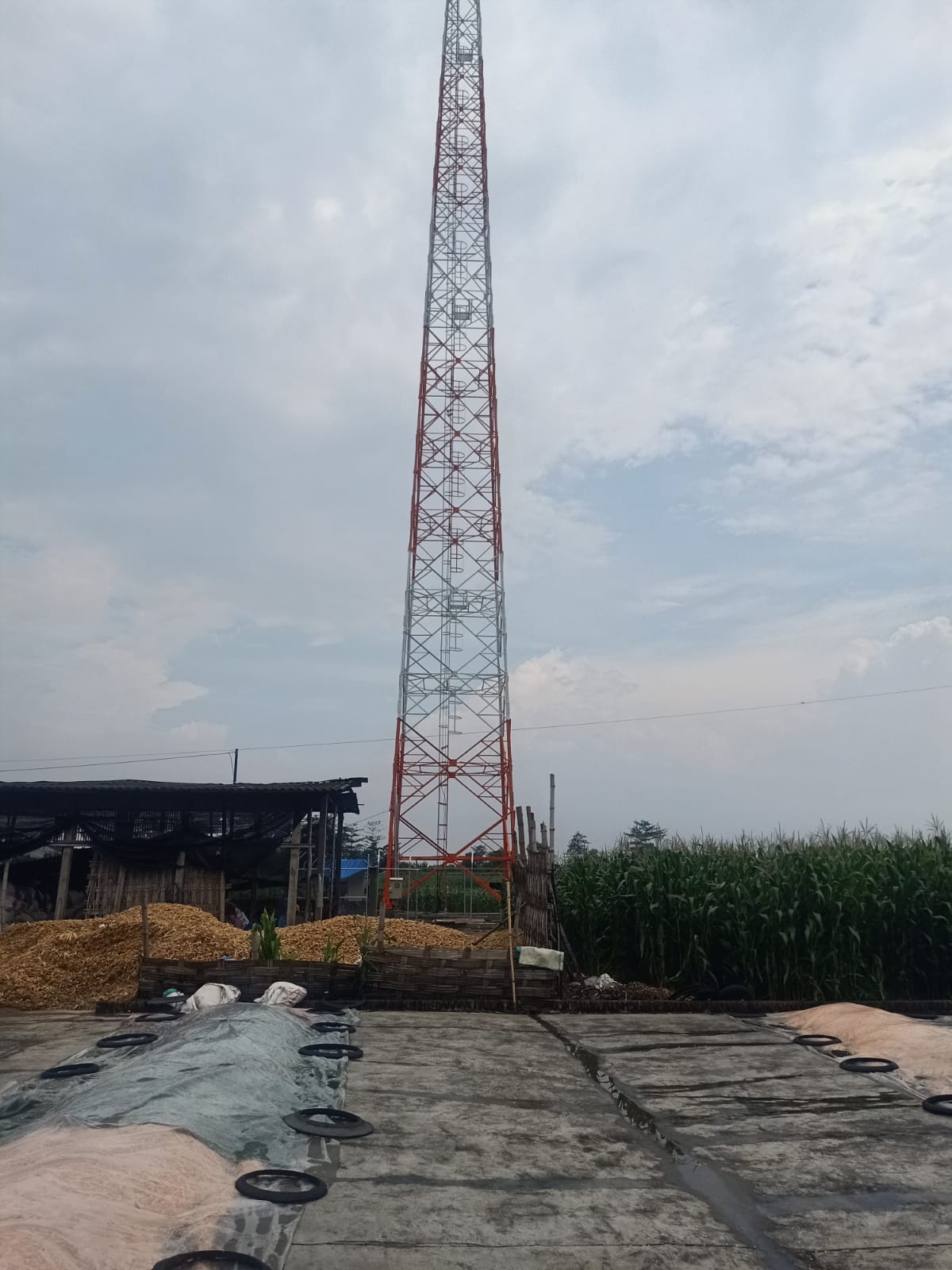 Sudah Berdiri Tegak, Bangunan Tower di Tanjunggunung Diduga Belum Kantongi Izin