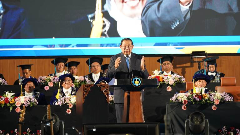 SBY Terima Penghormatan ITS, Serukan Pembangunan Berkeadilan