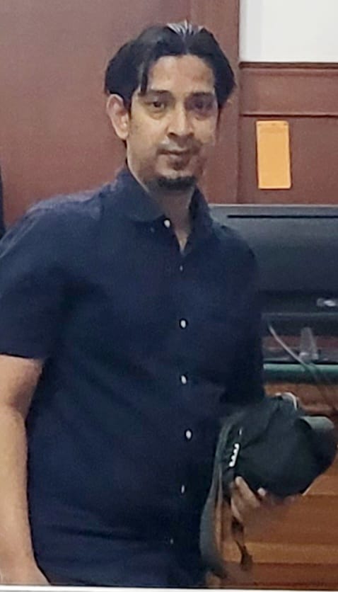 Jual Jamu Kuat Ilegal dan Kosmetik Tanpa Izin Edar, Salim Fahri Abubakar Diadili   