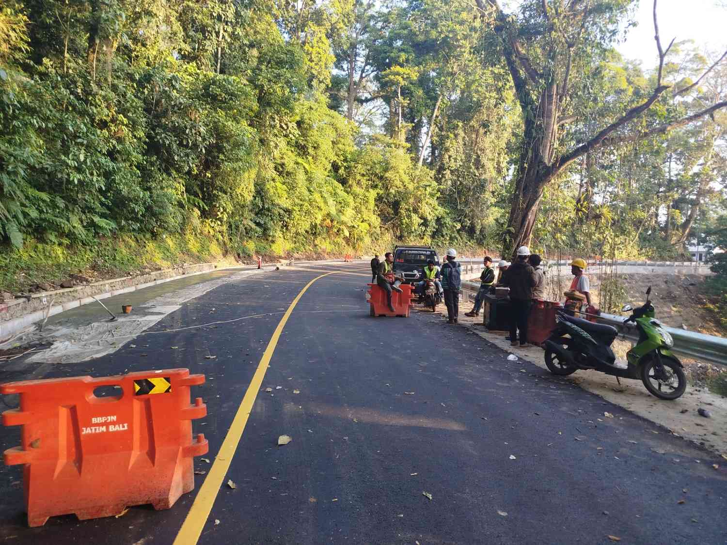 Jalur Gumitir Segera Kembali Normal, Proyek Penguatan Jalan Tuntas Lebih Cepat