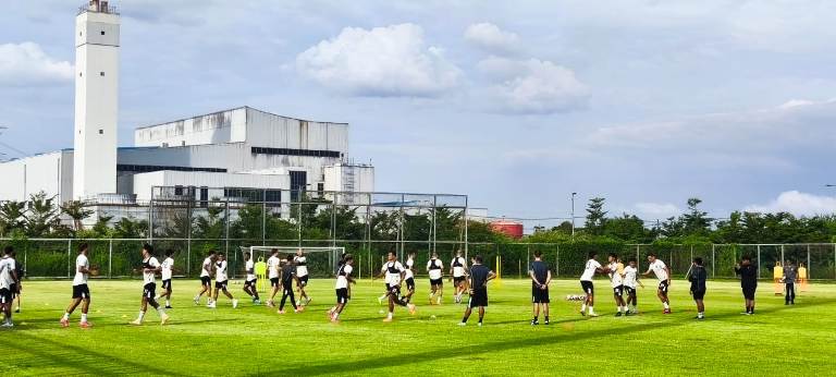 Bernardo Tavares Pimpin Latihan Perdana Persebaya Surabaya