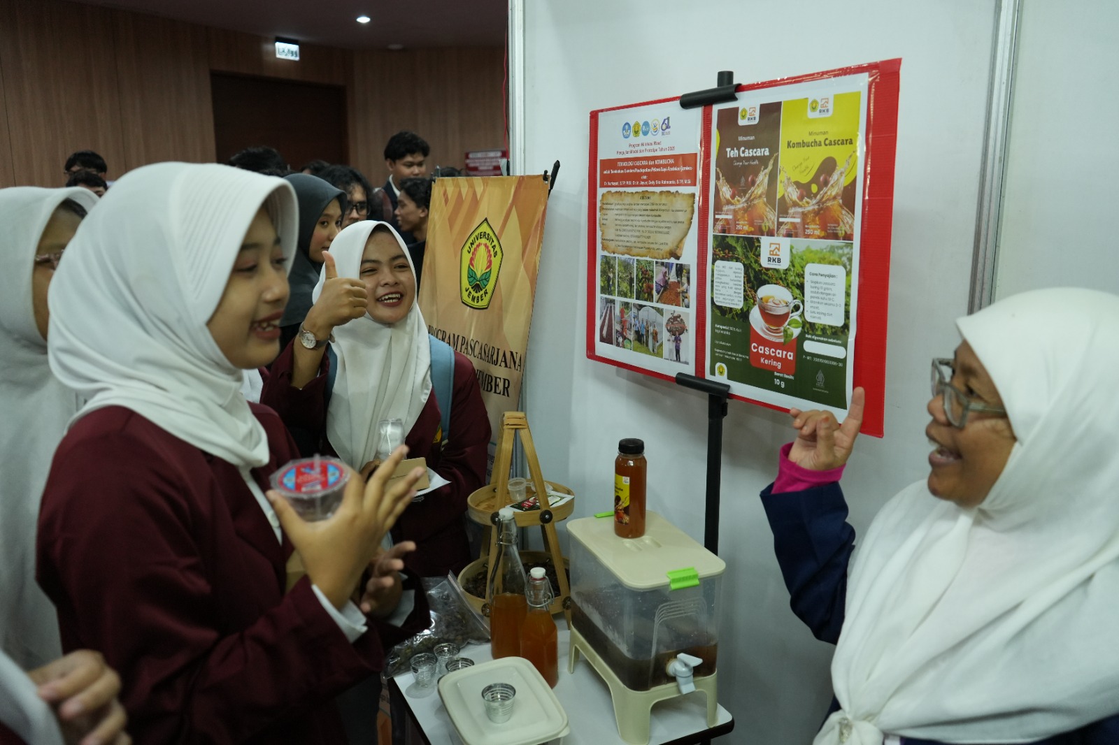 Dorong Inovasi dan Minat Kuliah, Showcase & Kolokium UNEJ 2025 Jadi Jembatan Interaksi Kampus-Masyarakat