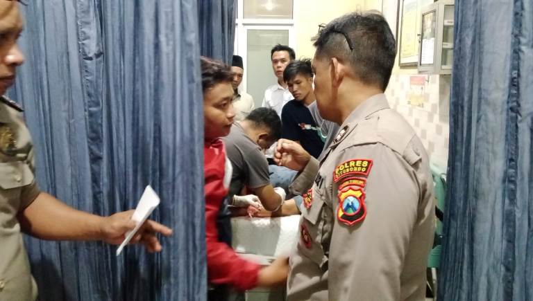 Terbakar Cemburu, Seorang Kepala Sekolah Dasar di Situbondo Dibacok Petani