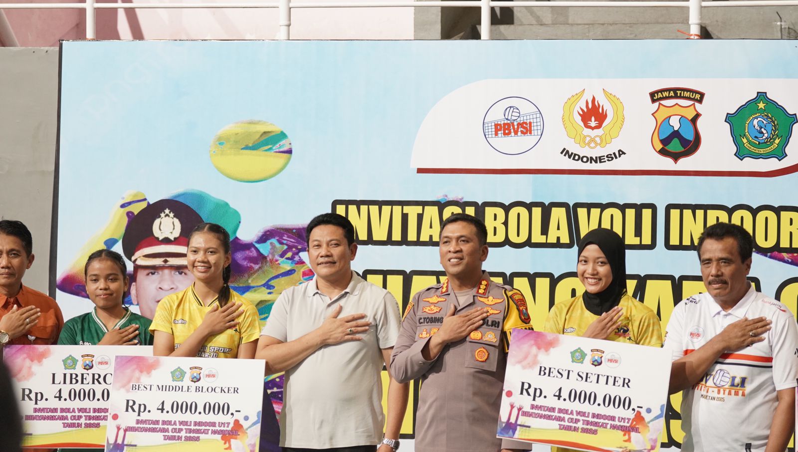 Bupati Subandi dan Kapolresta Sidoarjo Tutup Voli Indoor dan Pantai Bhayangkara Cup