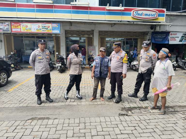 Polsek Sawahan Gencarkan Patroli Dialogis di Minimarket Jalan Arjuno Surabaya
