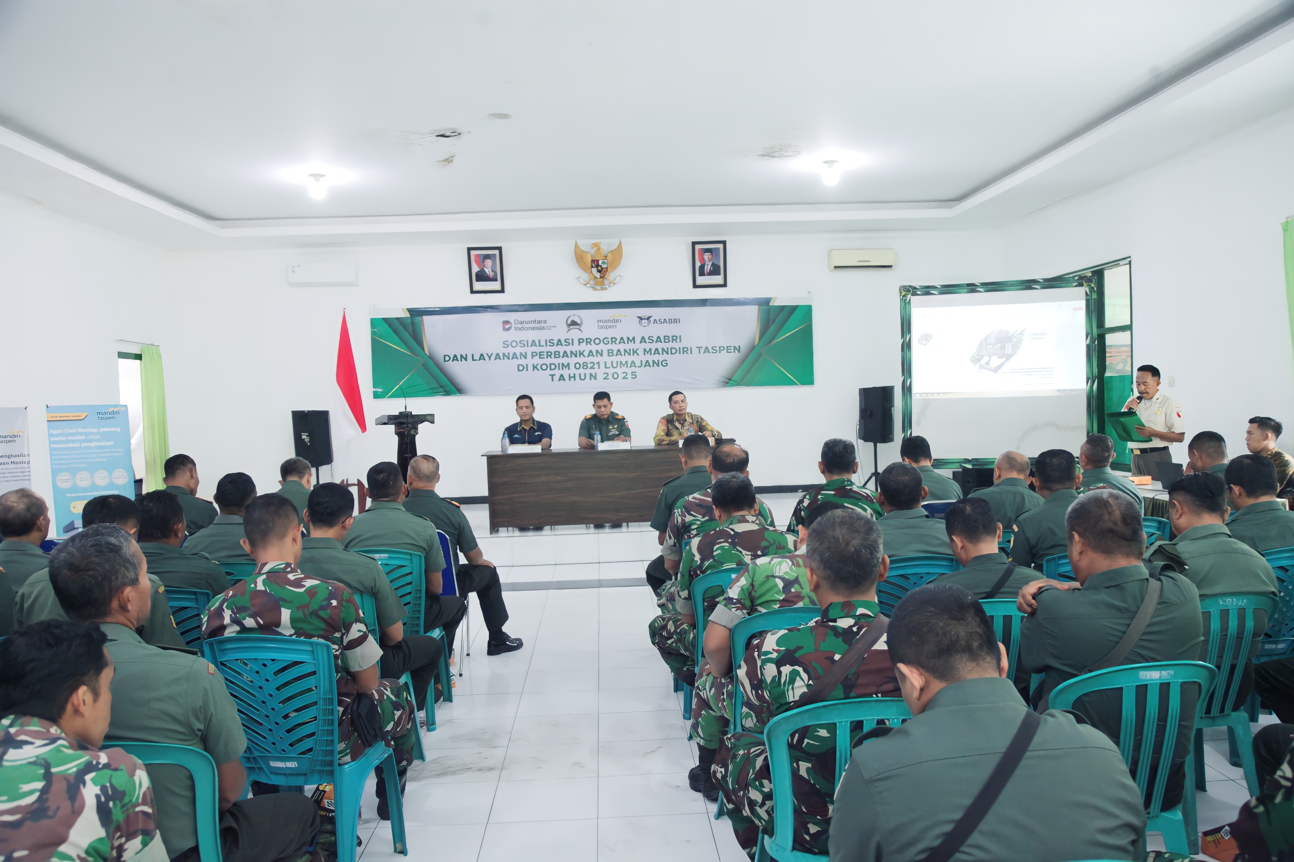 Kodim 0821/Lumajang Sosialisasi Program Asabri dan Layanan Perbankan Mandiri Taspen