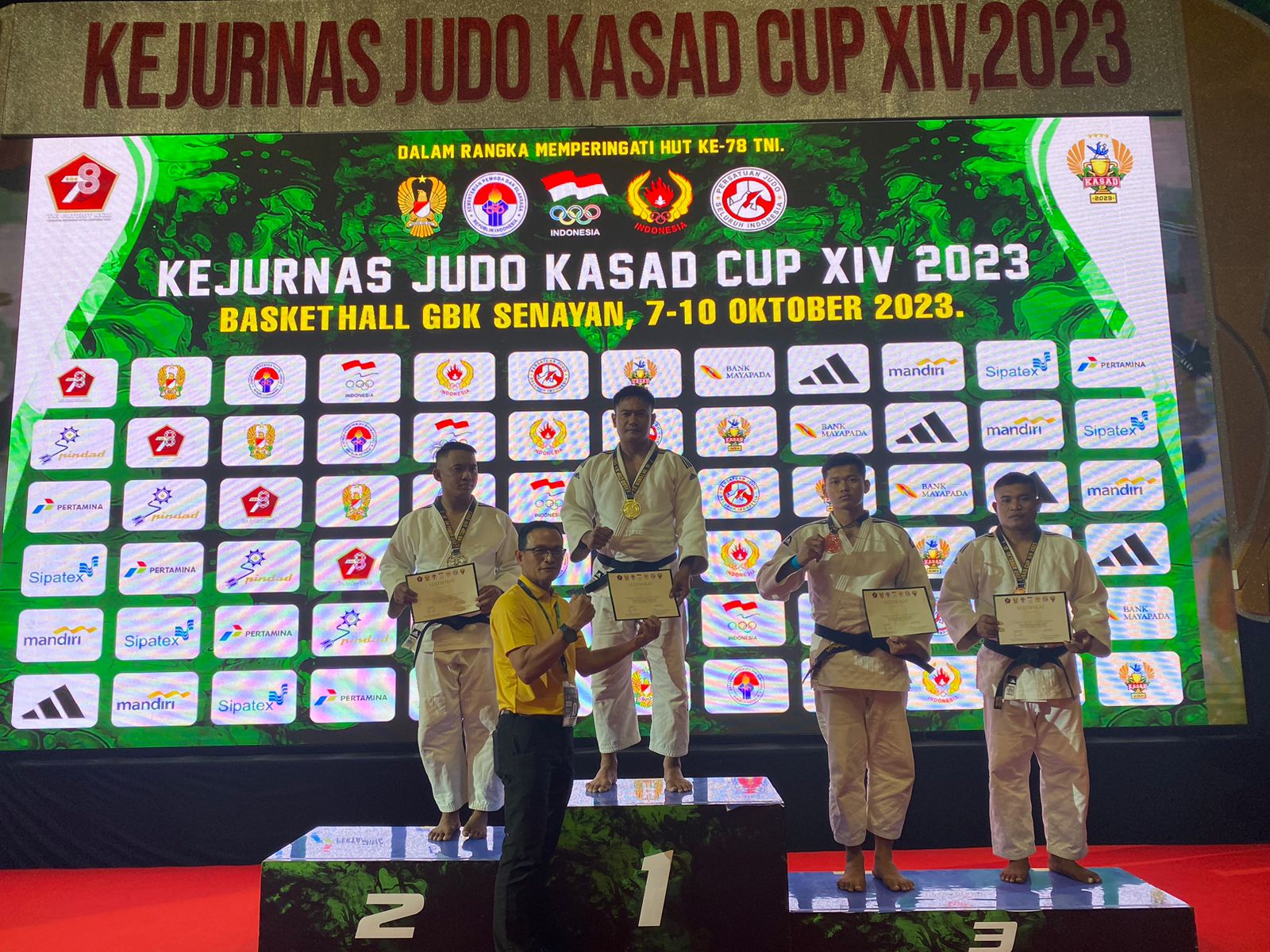Tampil Gemilang, Anggota Kodim Surabaya Timur Gondol Emas di Kerjunas Judo Kasad Cup