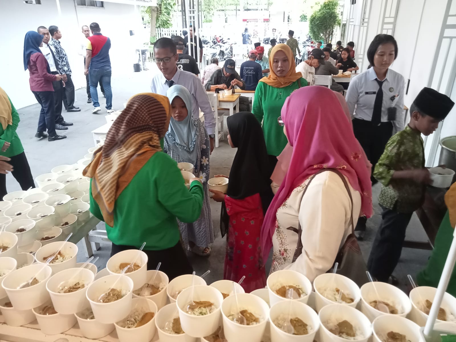 Lapas Tulungagung Bagikan 300 Porsi Makanan Gratis Setiap Hari Jumat