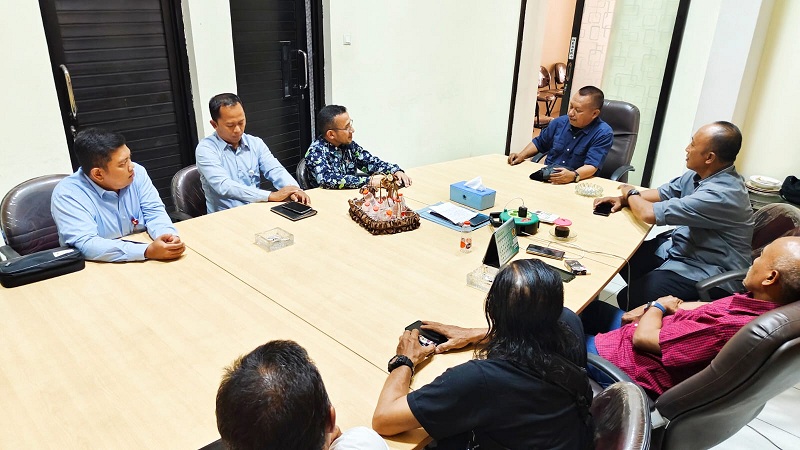 Tim OJK dan PWI Jatim Gagas Gathering Media