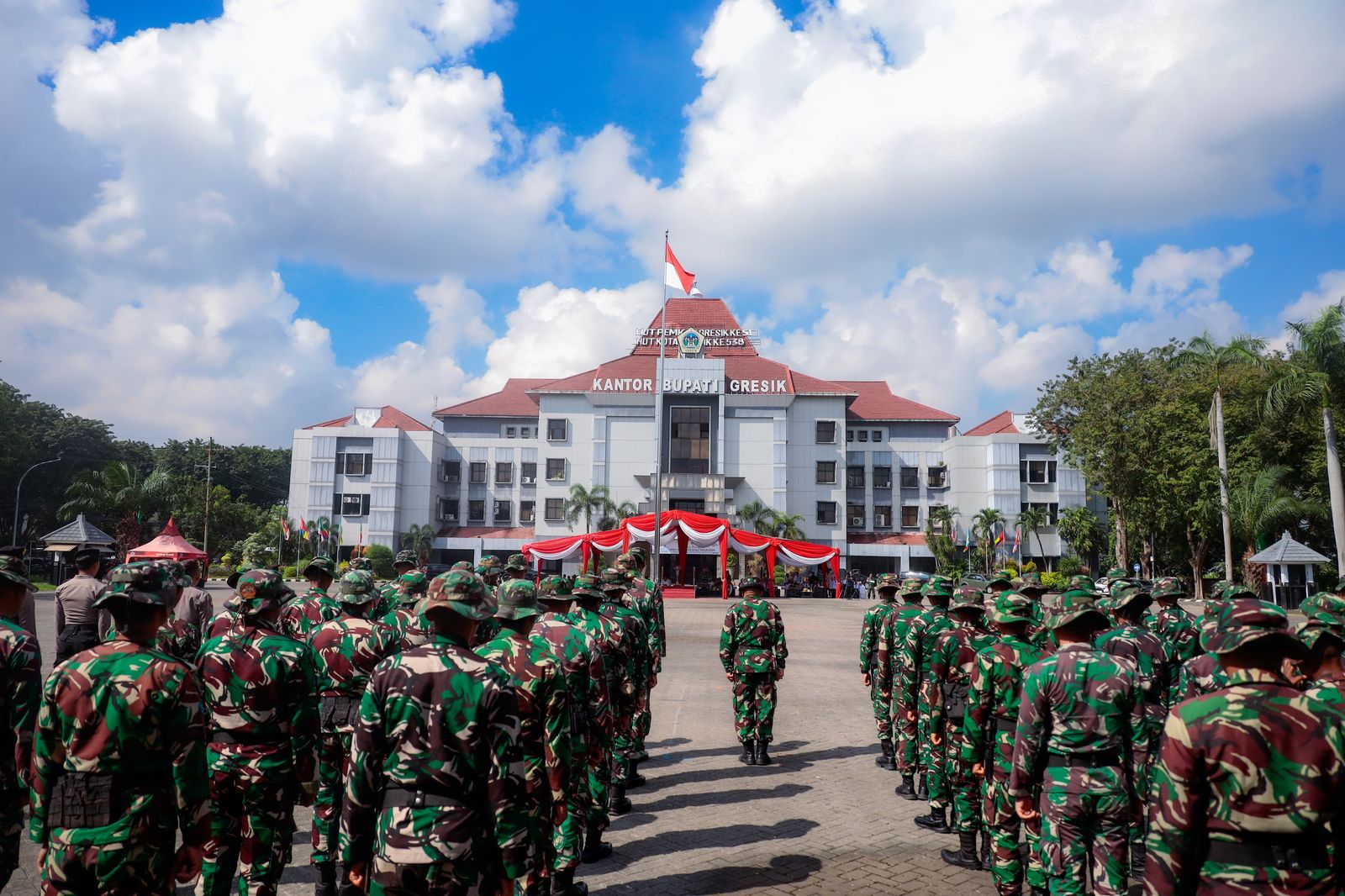 Sukses Capai Target Pembangunan, TMMD Ke-124 di Gresik Resmi Ditutup 