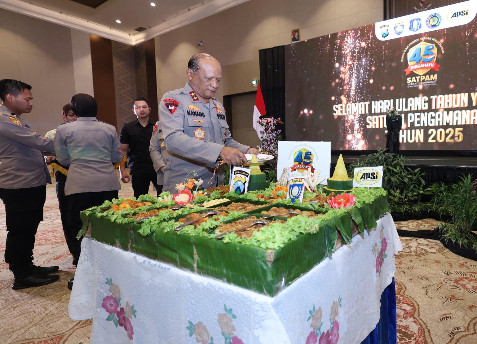 Rayakan HUT Ke-45 Satpam, Kapolda Jatim: Mitra Strategis Jaga Harkamtibmas