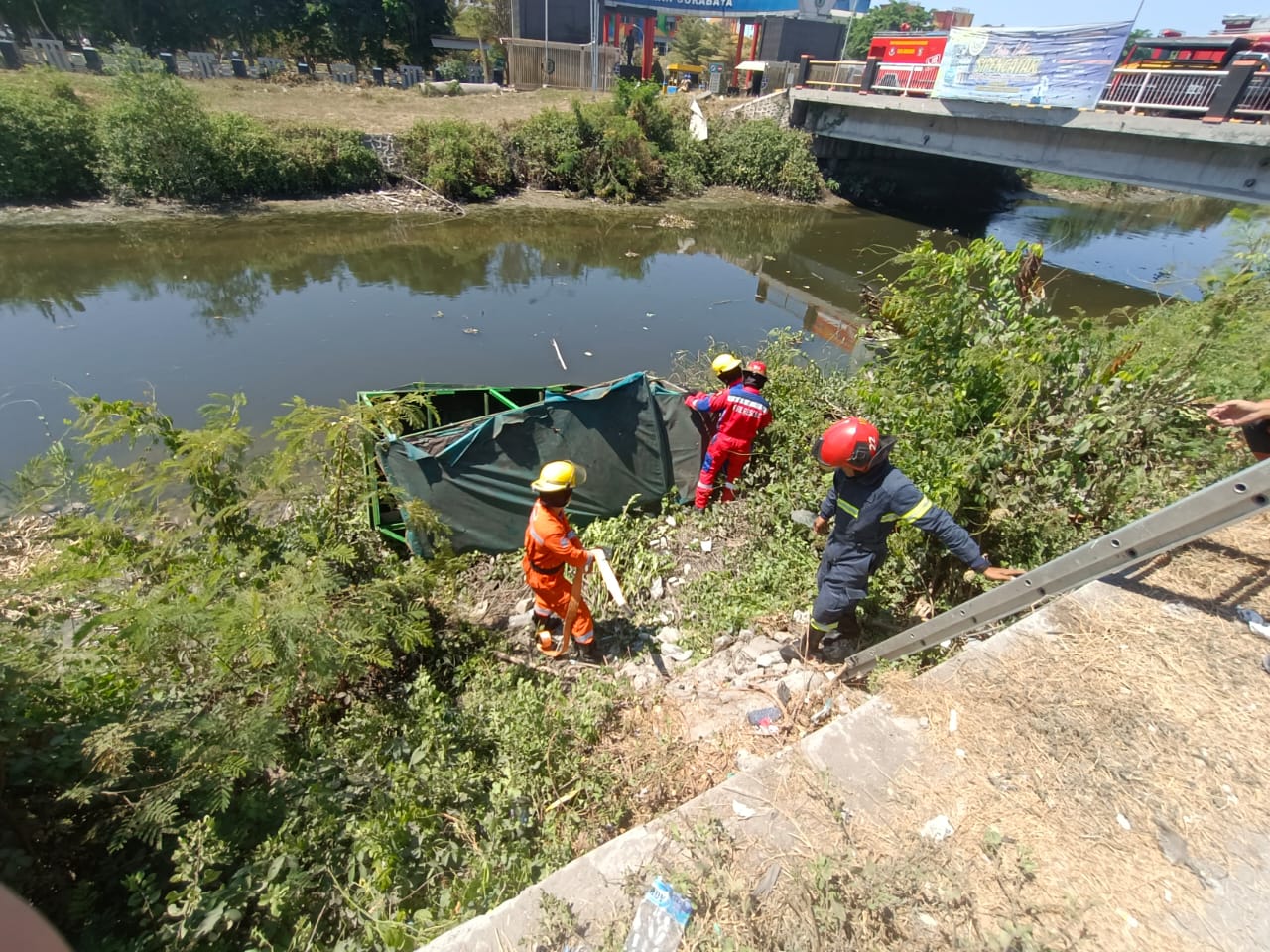 Odong-odong Tercebur di Sungai Gunung Anyar, Lima Luka Berat