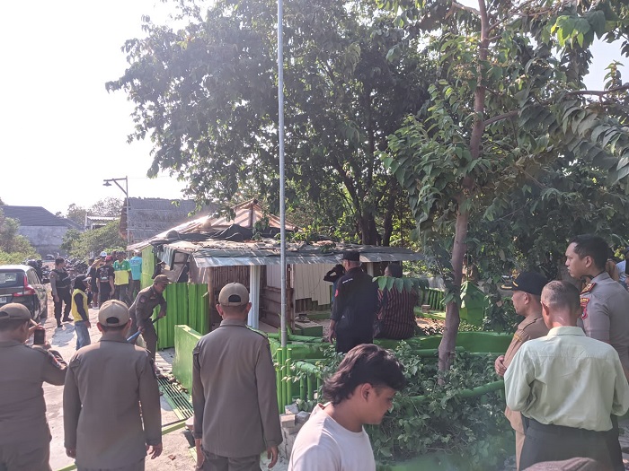 Makam Fiktif Dibongkar, DPRD Gresik Minta Pemkab Tertibkan Bangunan Liar di Aset Daerah