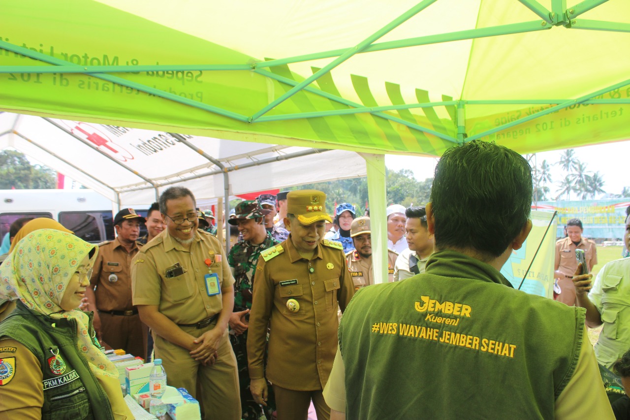 TMMD Jember Ke-124, Masyarakat Antusias Manfaatkan Layanan Kesehatan Gratis dari Dinkes