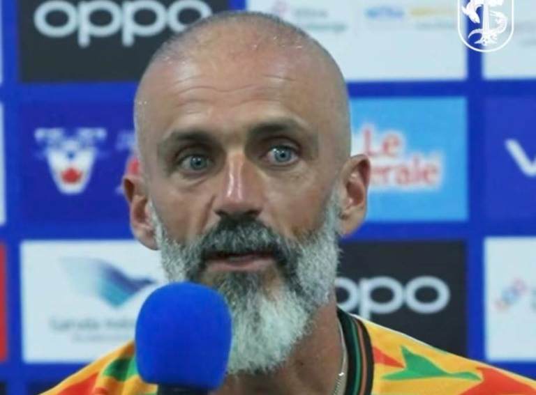 Eduardo Perez Optimistis Raih Poin Penuh dari Persib Bandung