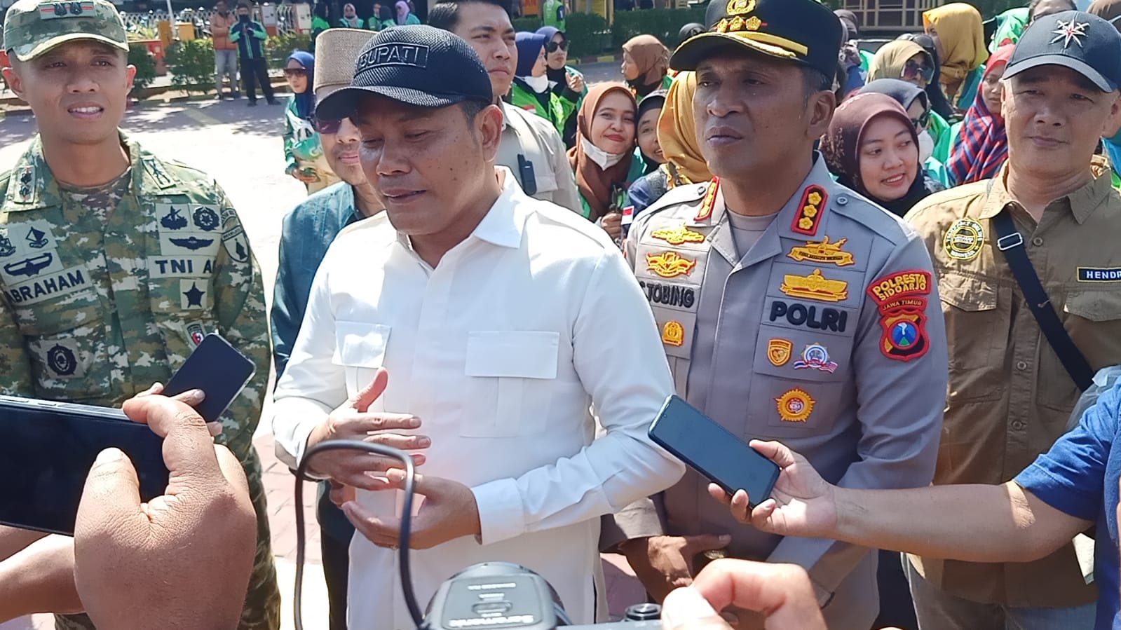 100 Hari Kepergian Alfan Kurniawan, Forkopimda Sidoarjo Bagikan Sembako ke 1.000 Ojol