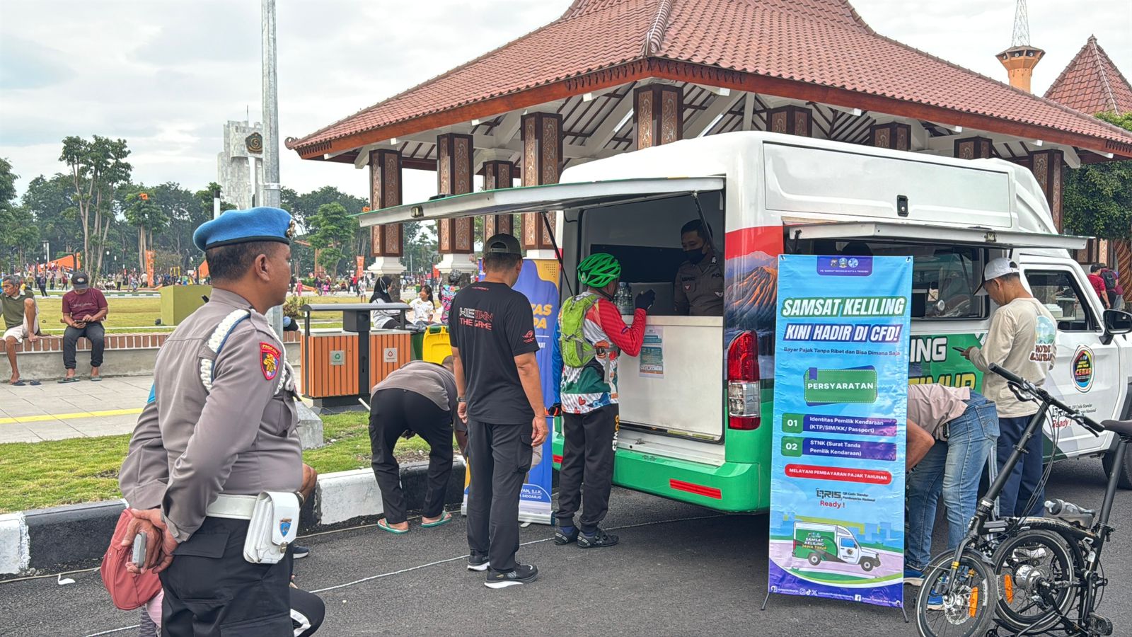 Polisi Hadirkan Layanan Publik di Car Free Day Alun-alun Kota Sidoarjo