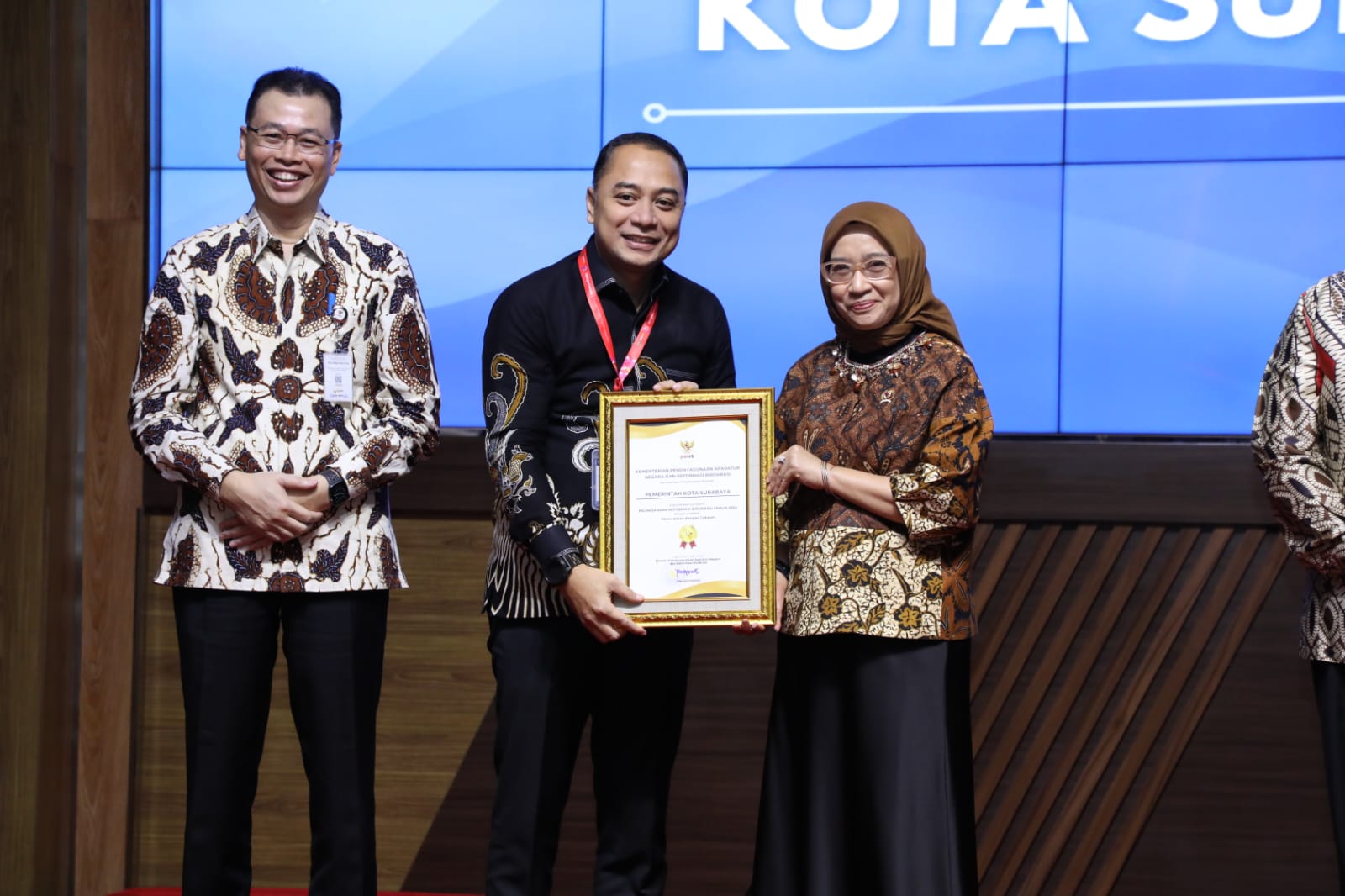 Reformasi Birokrasi dan Pertumbuhan Ekonomi Pemkot Surabaya Terbaik Nasional, Kalahkan Pemprov Jatim