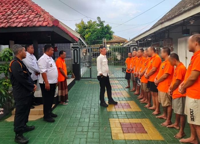 Slogan Tiada Hari Tanpa Trolling Diterapkan, Kalapas Jember Pastikan Lapas Aman dan Terkendali