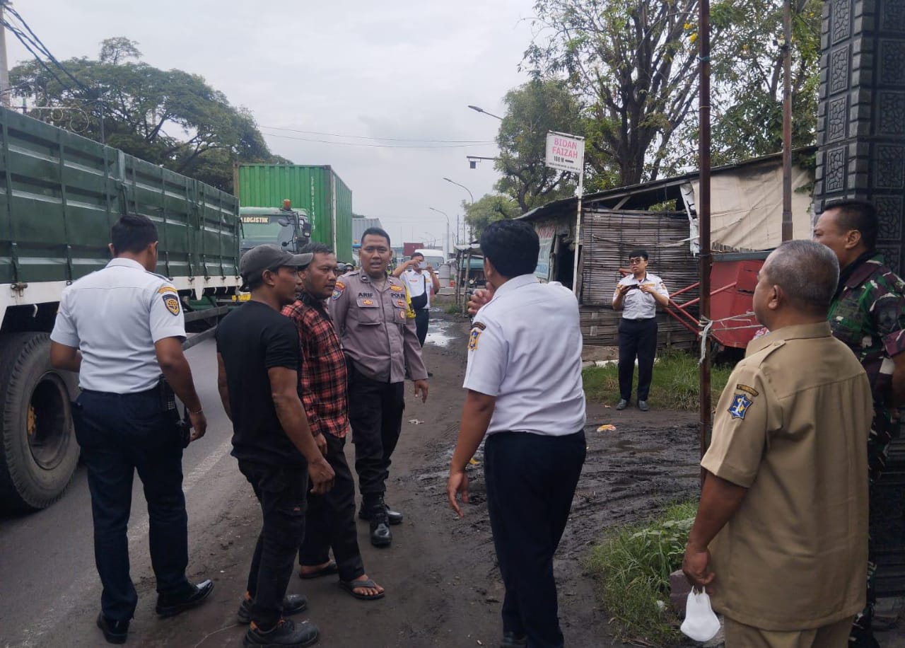 Polsek Benowo Pantau Halte Riwil di Tambak Oso Wilangun