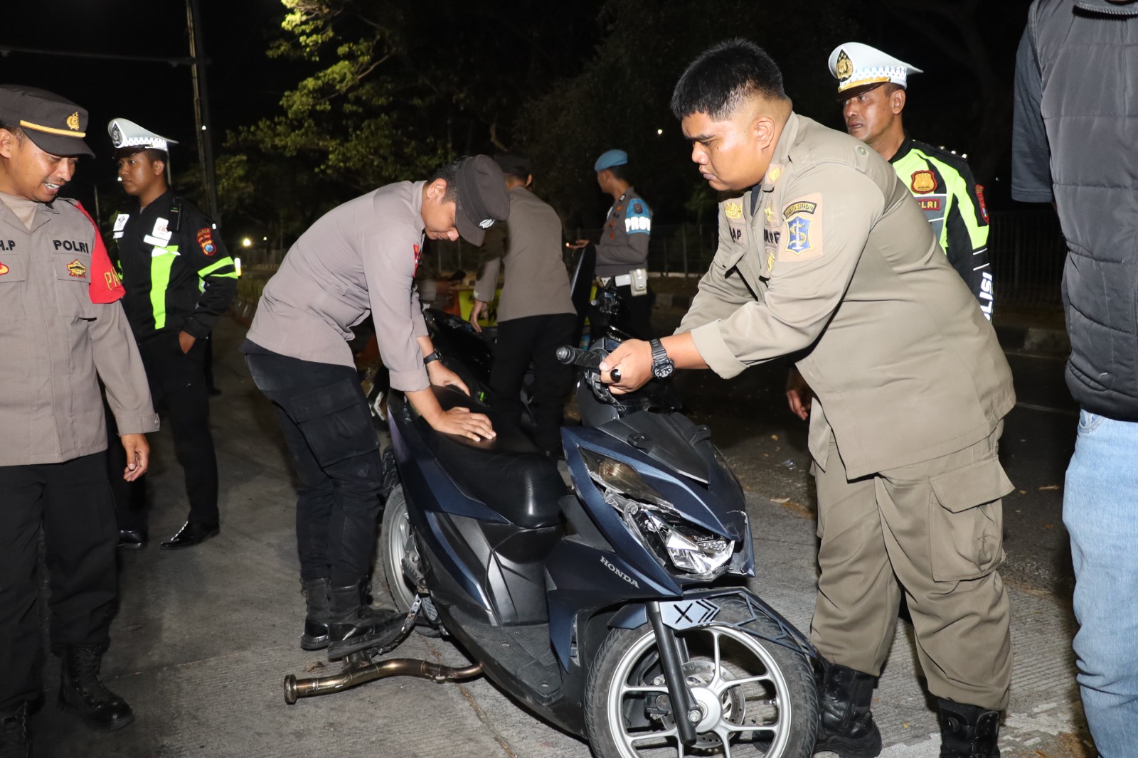 Razia Jembatan Suramadu Jaring Pengendara Knalpot Brong