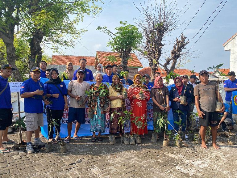 Karang Taruna Probolinggo Gelar Penanaman Pohon di Gili Ketapang