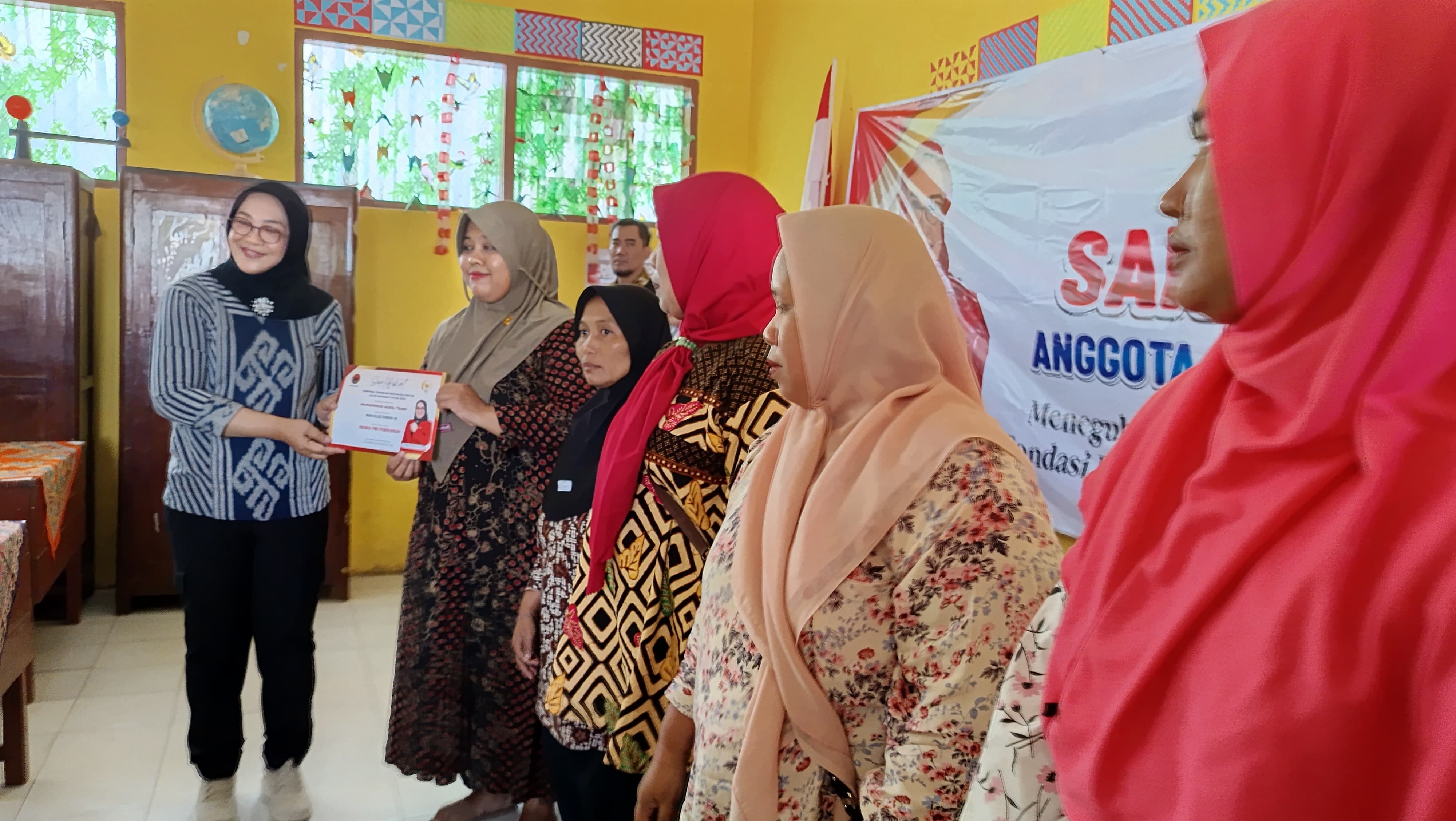 DPR Ancam Cabut PIP Permanen jika Dana Dipakai Judi Online dan Pinjol