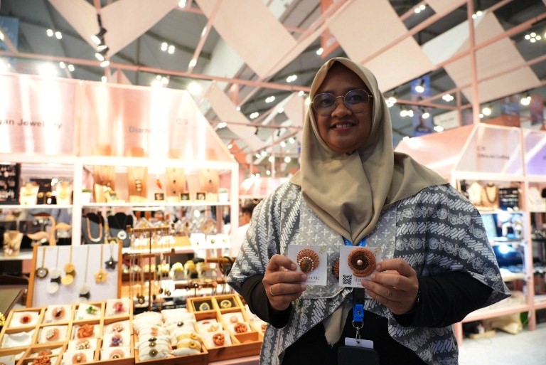 Makin Bersinar, UMKM Perhiasan Asal Mojokerto Siap Go Global Berkat Dukungan BRI
