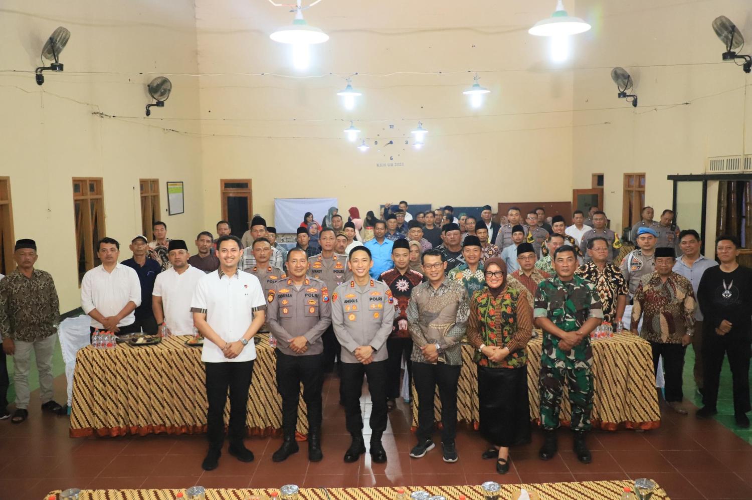 Cangkrukan Bersama Tomas Grogol, Kapolres Kediri Kota AKBP Anggi Ingatkan Pentingnya Peran Masyarakat