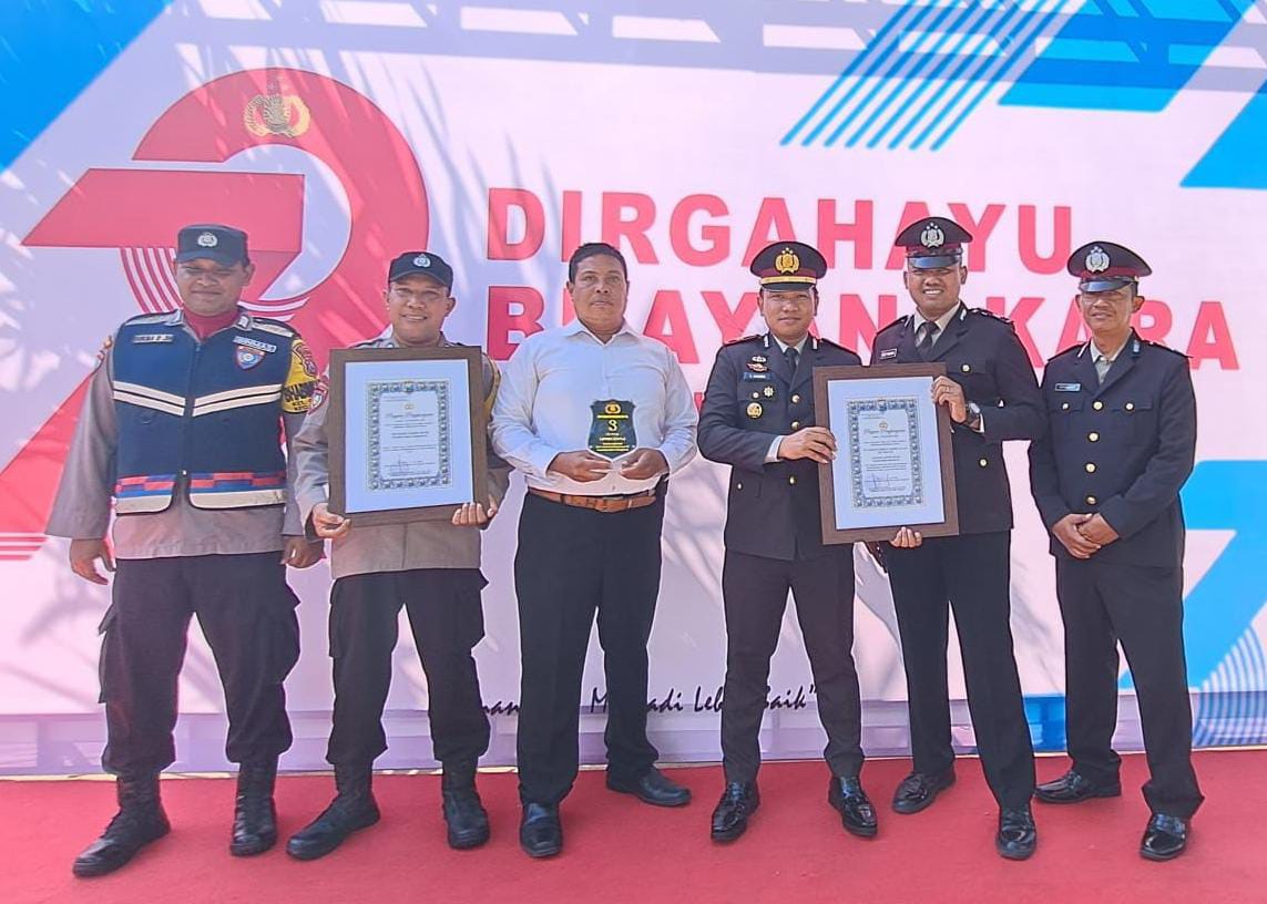 Polsek Gunung Anyar Raih Dua Penghargaan Bergengsi di Hari Bhayangkara Ke-79 