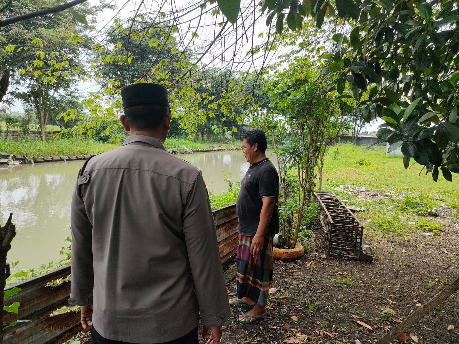 Bhabinkamtibmas Polsek Sukodono Masifkan Pengelolaan Kolam Lele di Desa Pademonegoro