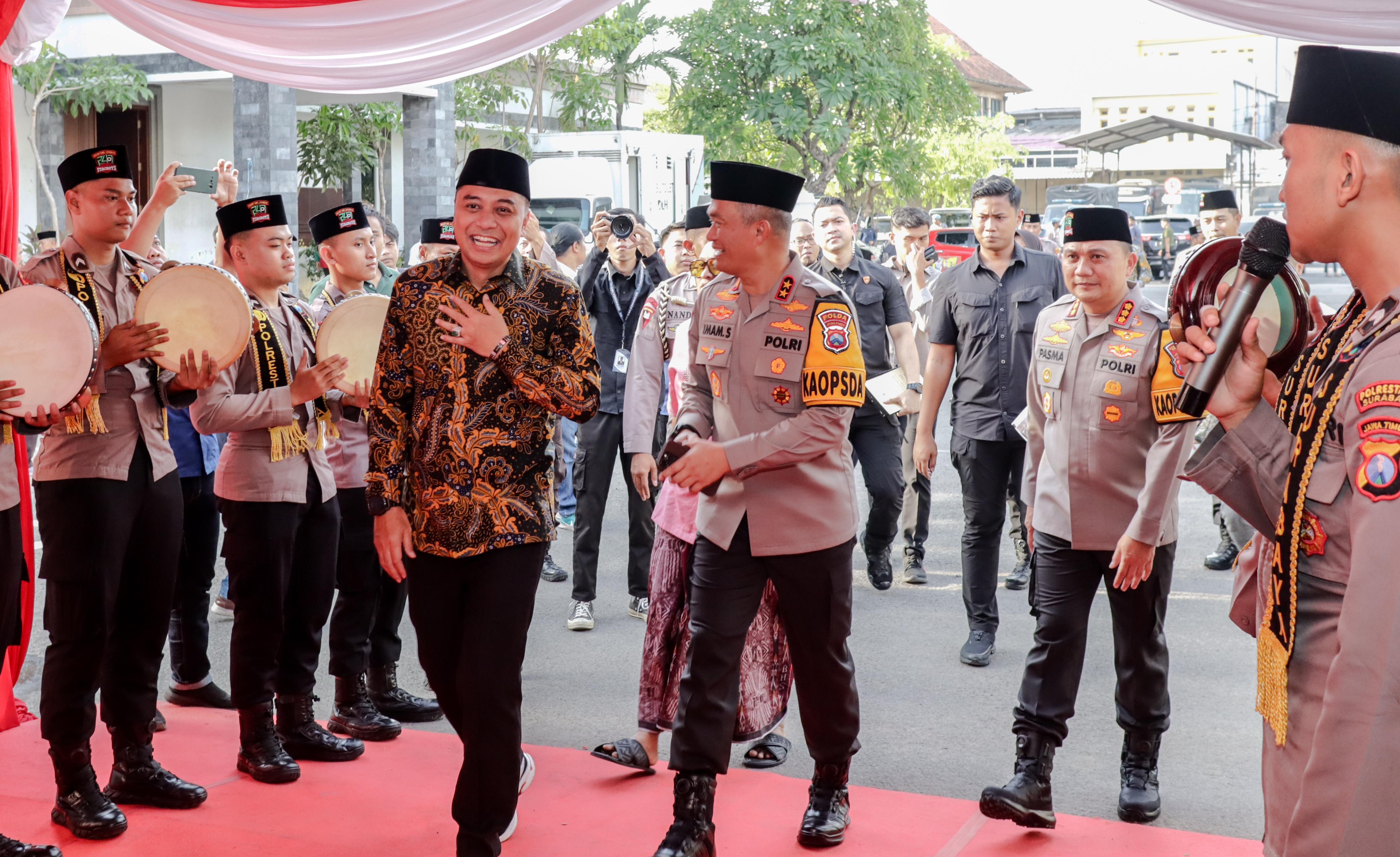 Polsek Bubutan Lakukan Pengamanan Peresmian Gedung Polisi Istimewa dan Poliklinik Wirasatya