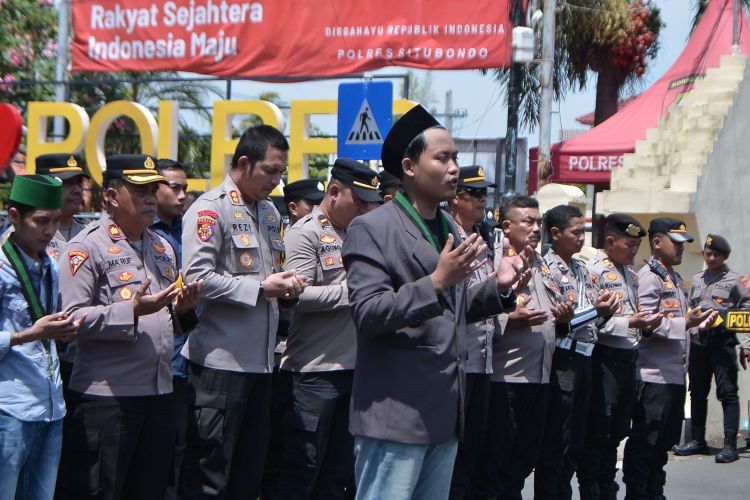 Aksi Damai di Mapolres Situbondo, HMI Gelar Shalat Ghaib untuk Affan Kurniawan