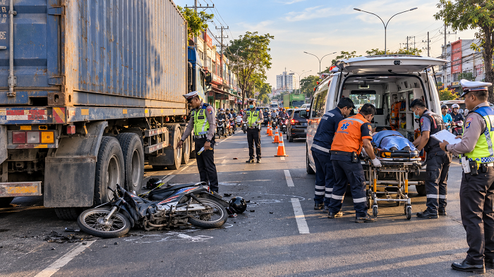 Pemotor Supra Fit Meregang Nyawa, Sopir Trailer Kabur