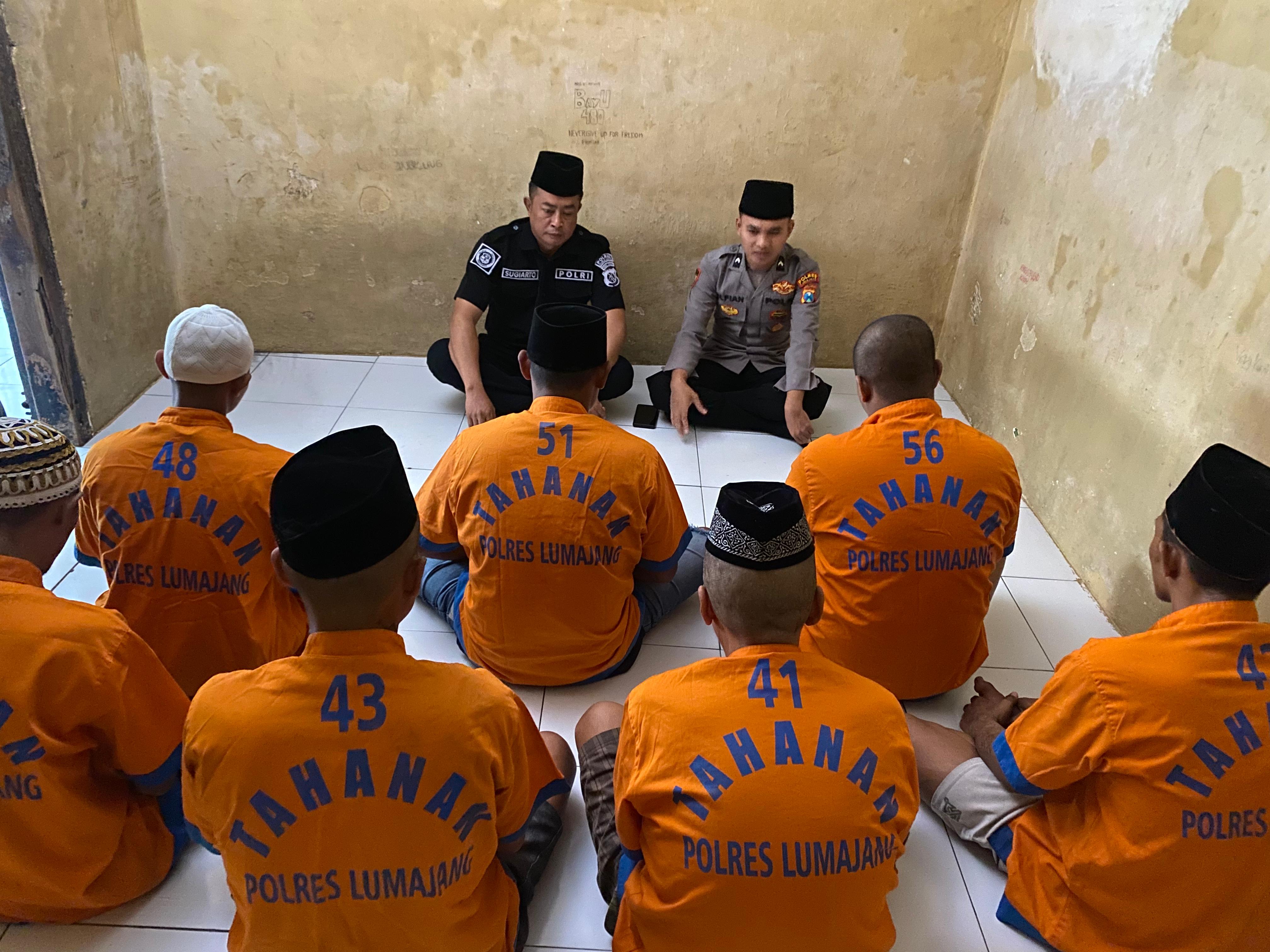 Selama Ramadan, Polisi Beri Bimbingan Rohani Tahanan Polres Lumajang