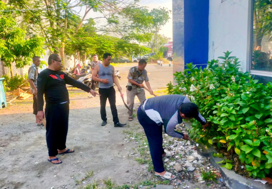 Beri Kenyamanan dan Keamanan, Personel Satlantas Polrestabes Surabaya Rutin Kurve