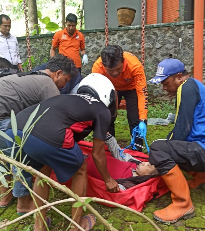 Duda Pasuruan Ditemukan Gantung Diri di Ayunan Taman Puspa Kepanjen