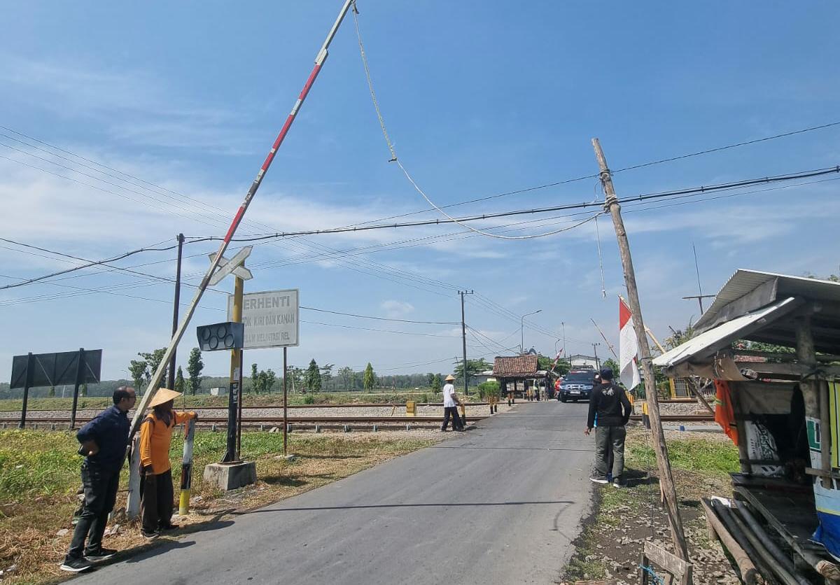  Penjaga Perlintasan KA di Ngawi di Gaji dari Dana Desa