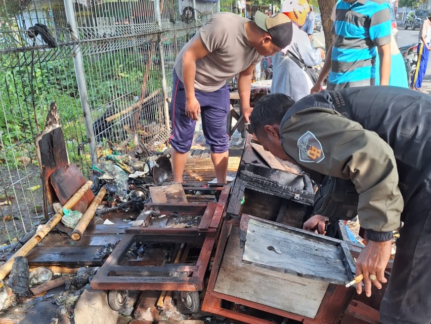 Gerobak PKL Depan GOR Meledak, Pemilik Terluka Bakar