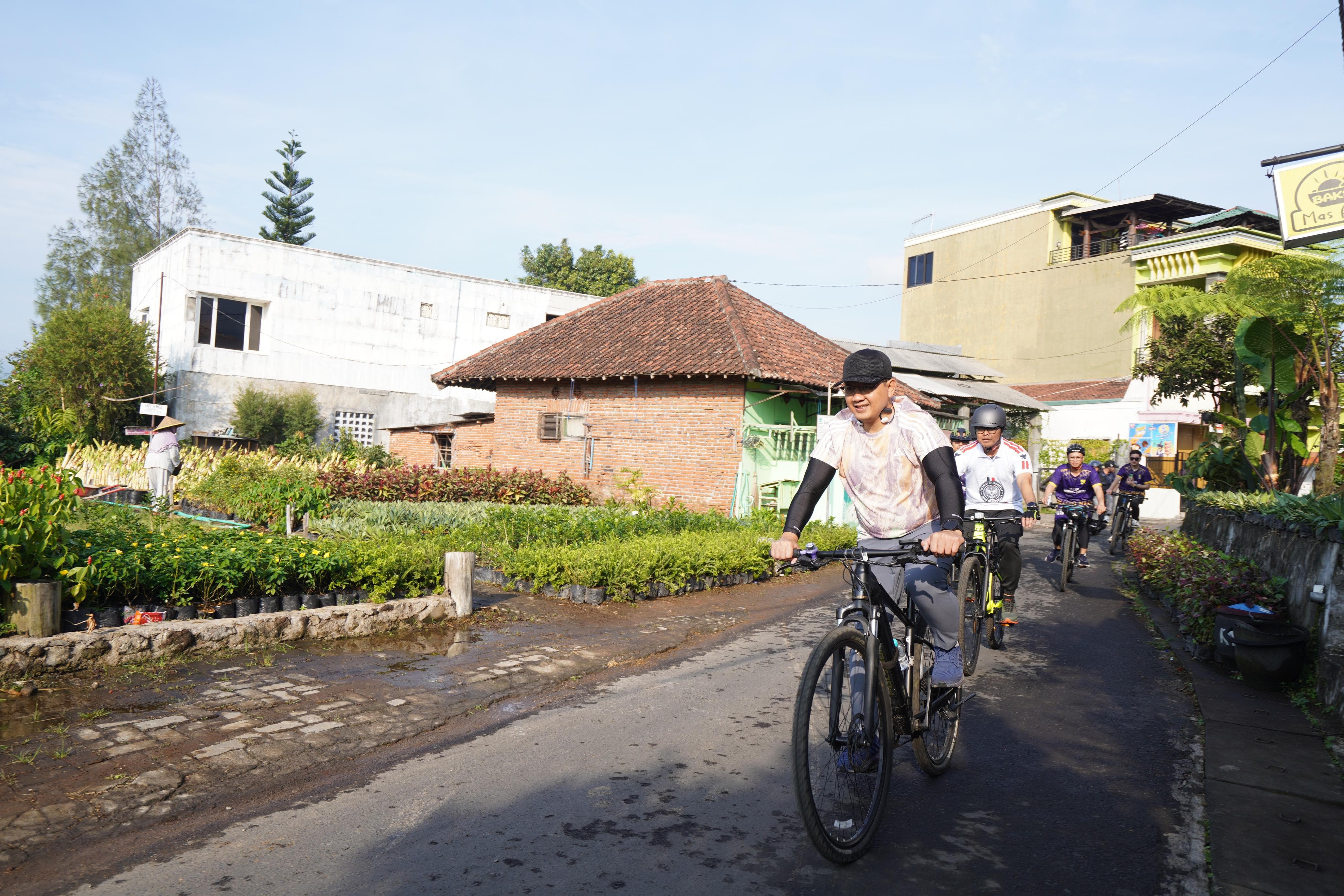 Sambut HUT 78 Bhayangkara, Polres Batu Gelar Fun Bike Rute Alam Pedesaan