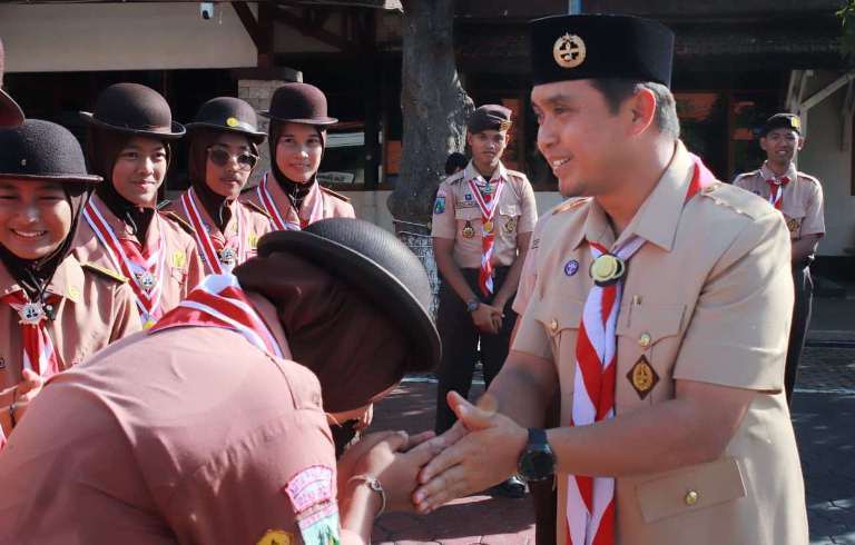 Wali Kota Pasuruan Lepas Kontingen Pramuka Penegak Menuju Ajang Prestasi Jatim 2025