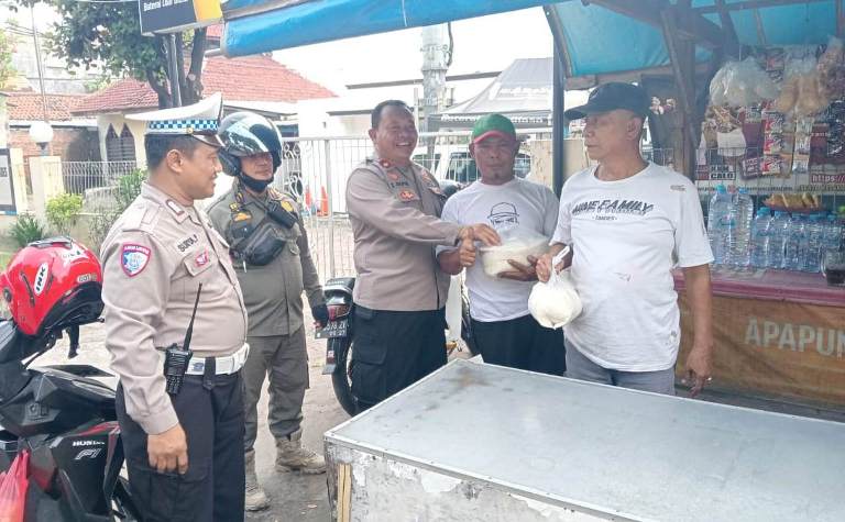 HUT Ke-79 Bhayangkara, Polsek Sukomanunggal Perkuat Sinergi demi Kamtibmas Kondusif