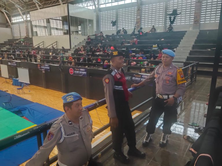 Polsek Lakarsantri Kawal Kejuaraan Pencak Silat se-Jawa Bali PO Unesa Cup III 2023