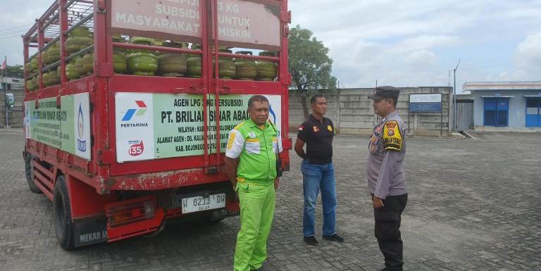 Kapolsek Kalitidu Pastikan Ketersediaan LPG 3 Kg, Antisipasi Kelangkaan di Bojonegoro