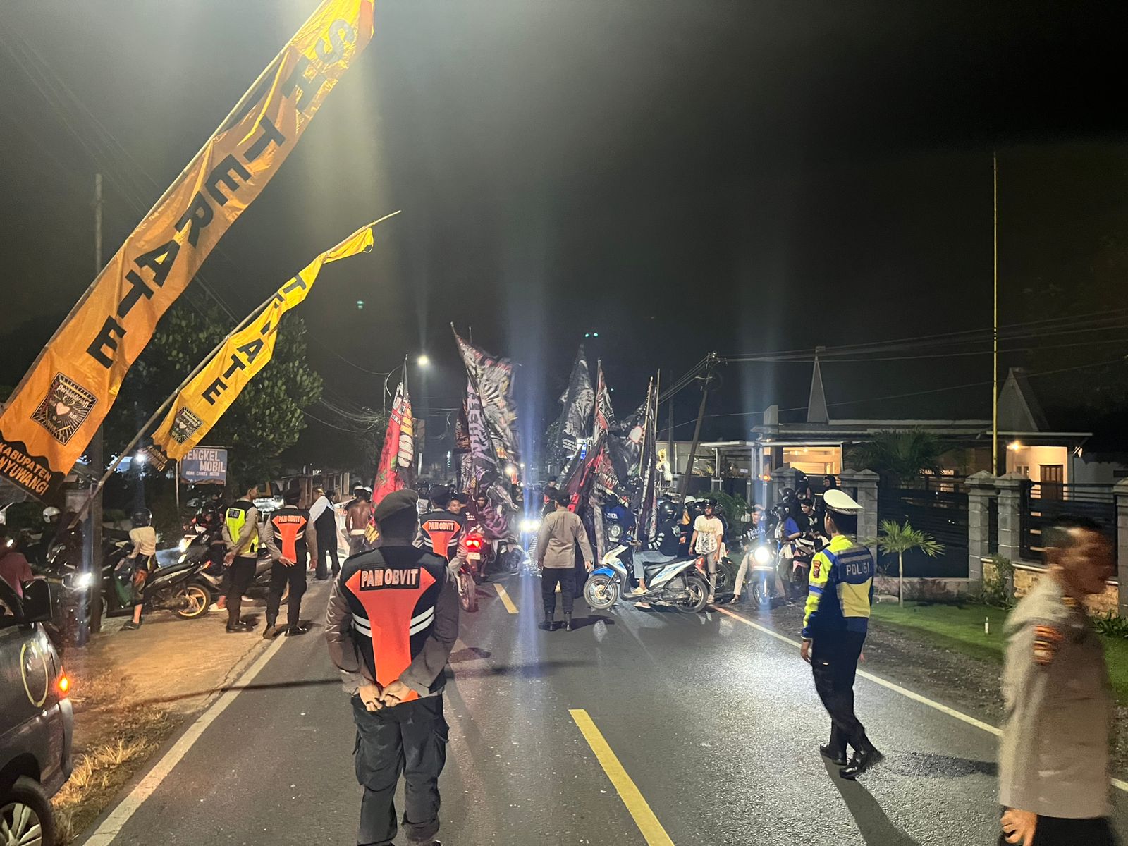 Polresta Banyuwangi Terjunkan Ratusan Personil  Gabungan,  Amankan Pengesahan Warga Tingkat I PSHT