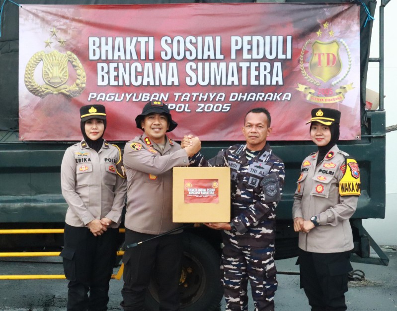 Paguyuban Akpol 2005 Tathya Dharaka Salurkan Bantuan Bencana Sumatera Melalui Koarmada II