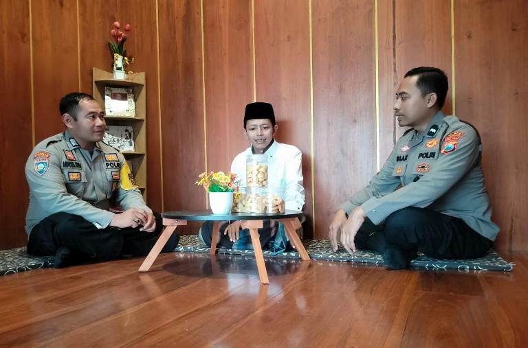 Pererat Sinergi, Bhabinkamtibmas Polsek Padangan Sambangi Ponpes Irsyaduth Tholabah Bojonegoro